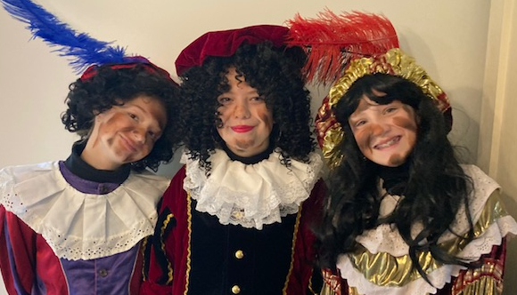 Pietjes op Bezoek Sinterklaas 